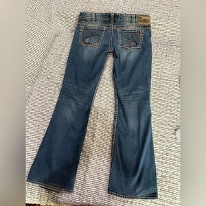 Silver Frances Low-rise Jeans Dark Blue slight Flare Leg Denim